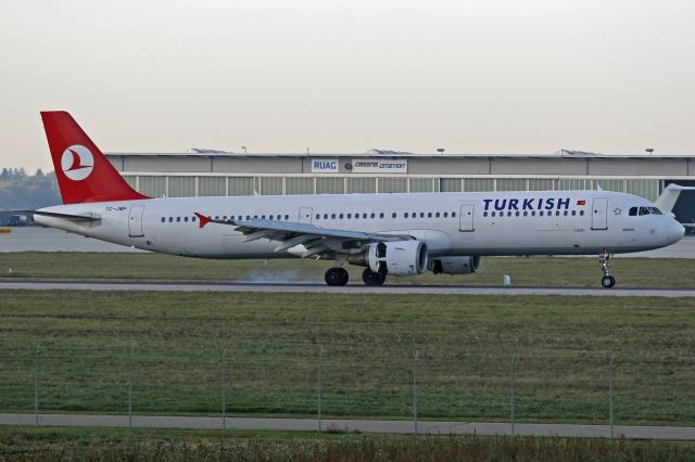 Airbus A321 (TC-JMF)