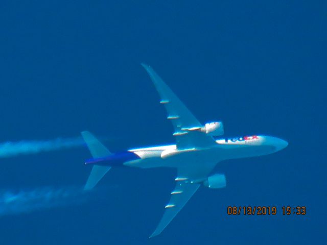 BOEING 777-200LR (N893FD)