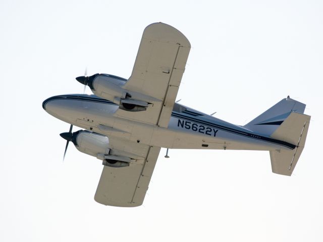 Piper Aztec (N5622Y) - Oshkosh 2013!