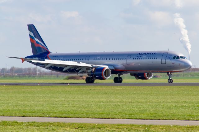 Airbus A321 (VP-BTG) - 09.04.2016