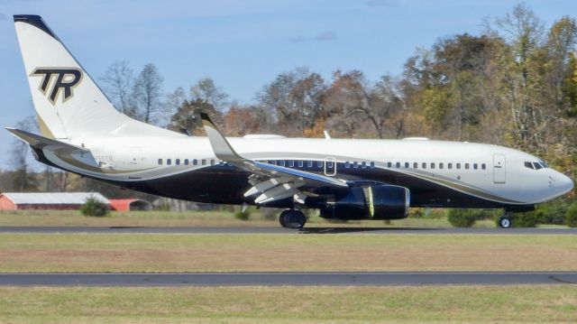 Boeing 737-700 (N950TR)