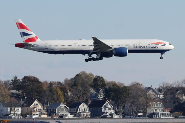 BOEING 777-300 (G-STBI) - 'Speedbird 13 Golf' arriving from London'Heathrow  (11/19)