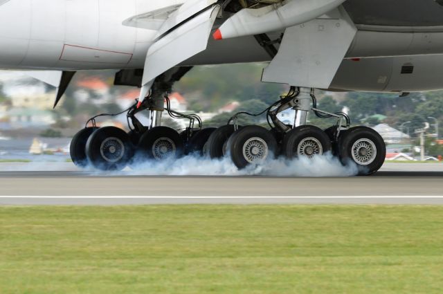 Boeing 777-200 (9V-SQN)