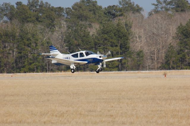 Rockwell Commander 114 (N1415J) - Landing on 19 at Lone Star.