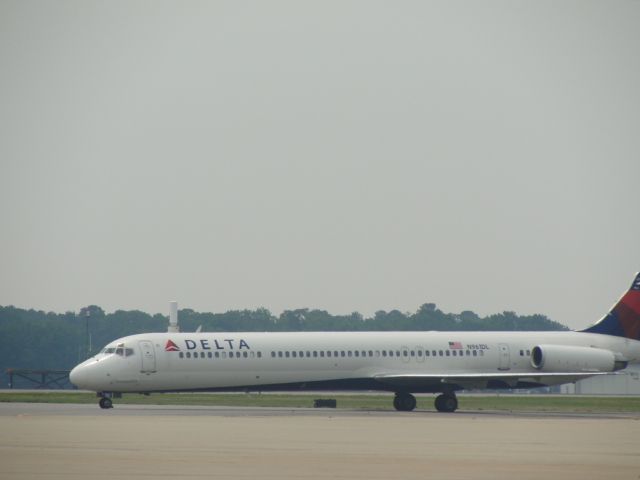 McDonnell Douglas MD-88 (N961DL)