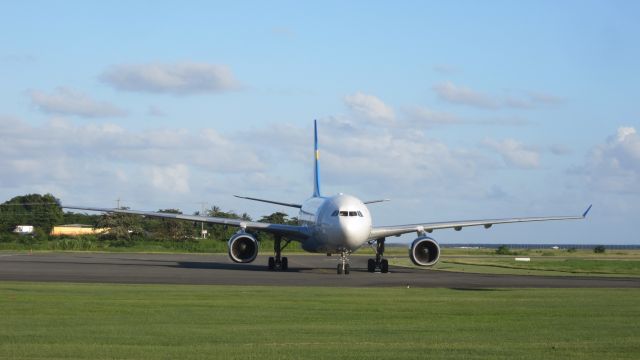 Airbus A321 (G-CHTZ)