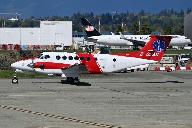 Beechcraft Super King Air 350 (C-GCAO) - New ambulance