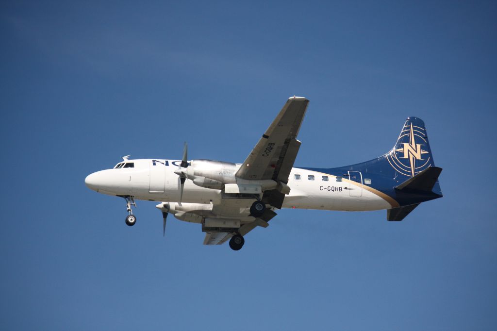 CONVAIR CV-580 (C-GQHB) - Landing to MeadowBank