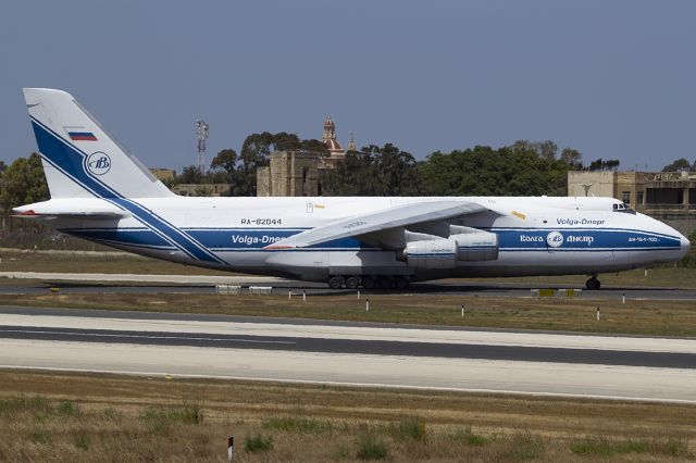 Antonov An-124 Ruslan (RA-82044)