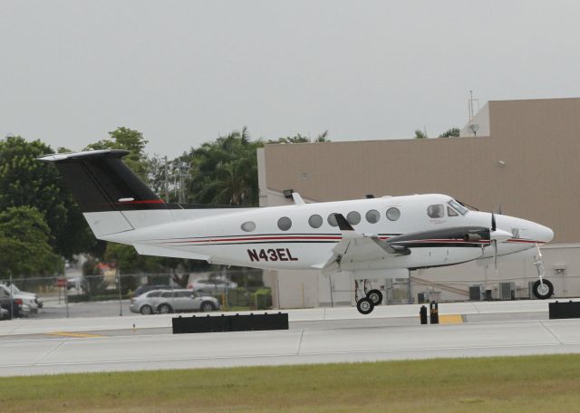 Beechcraft Super King Air 200 (N43EL)