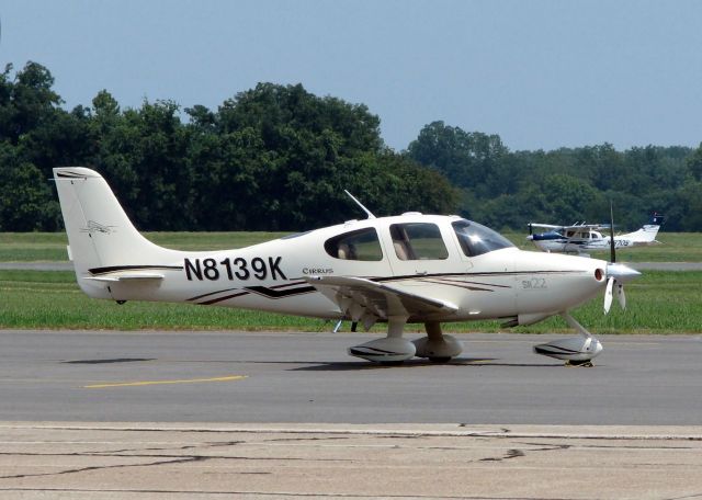 Cirrus SR-22 (N8139K) - At Downtown Shreveport.