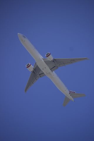 BOEING 777-300 (VH-VPE)