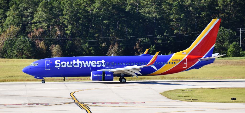 Boeing 737-800 (N8532S) - Second pic in the database of one of Southwests newest birds.  At RDU 10/30/17.