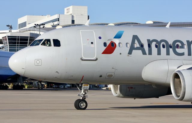 Airbus A319 (N810AW)
