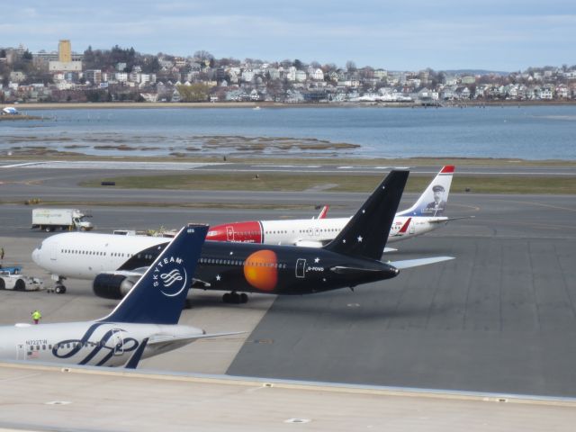 BOEING 767-200 (G-POWD)