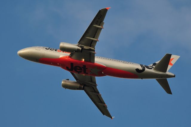 Airbus A320 (VH-VGU)
