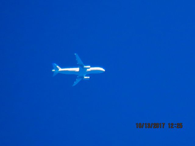 Airbus A320 (N423UA)