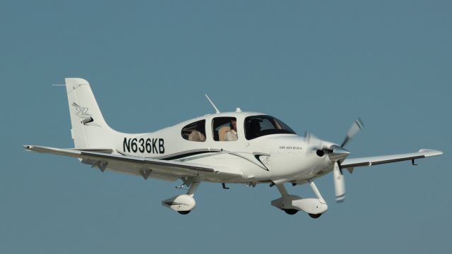 Cirrus SR-22 (N636KB)