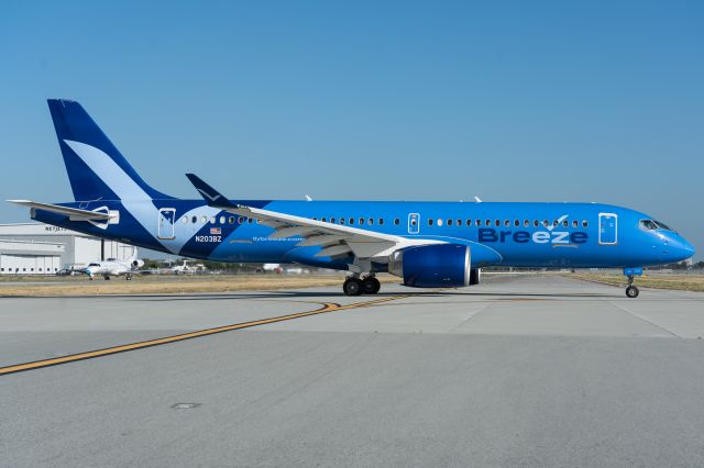 Airbus A220-300 (N203BZ)
