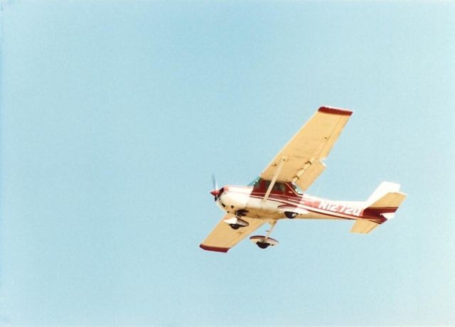 Cessna Commuter (N1272Q) - Landing on RWY 24