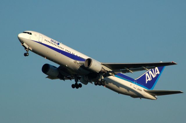 BOEING 767-300 (JA8289) - 2012-06-27