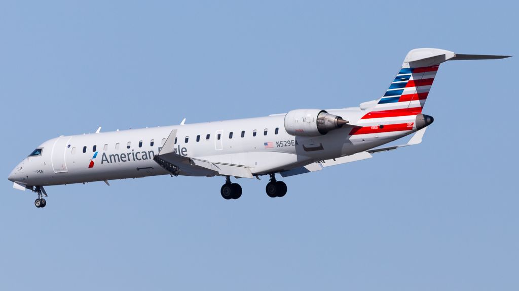 Canadair Regional Jet CRJ-700 (N529EA) - American Eagle (opby PSA Airlines) JIA5616/AA5616 from Jacksonville (KJAX/JAX) swoops down the Potomac River Visual for a rwy 1 arrival. Former American Eagle Airlines, Envoy Air.br /Photo date: 3-29-24br /Upload date: 1-8-25