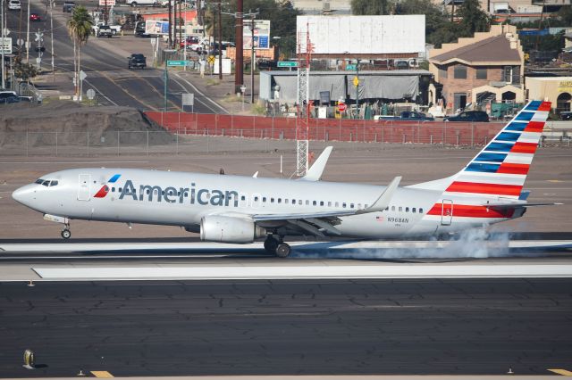 Boeing 737-800 (N968AN)