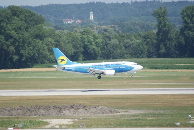Boeing 737-500 (UR-GBC)