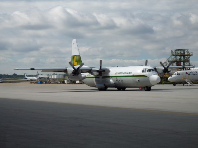 Lockheed C-130 Hercules (N406LC)