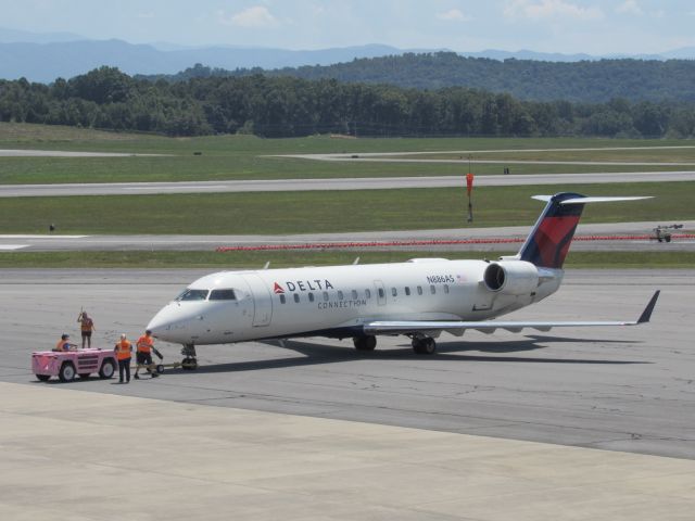 Canadair Regional Jet CRJ-200 (N886AS)