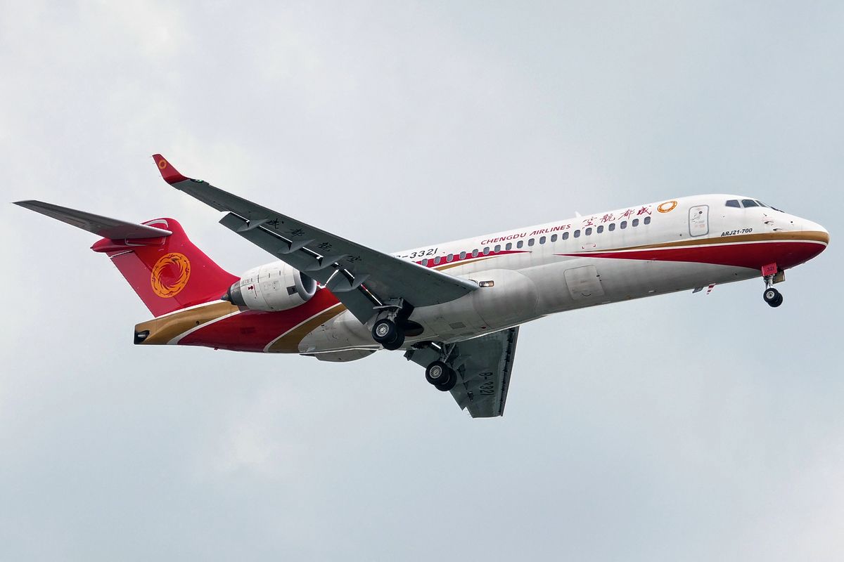 COMAC ARJ-21-700 Xiangfeng (B-3321)