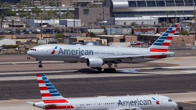 Boeing 777-200 (N799AN) - American Airlines 777-200 landing at PHX on 4/12/22. Taken with a Canon 850D and Canon 75-300mm lens.