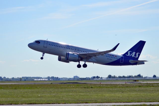 Airbus A320 (SE-RZD) - SAS Airbus A320-251N departing AMS on Polderbaan (18r-36l) 09.54 hrs (GMT) 09May25