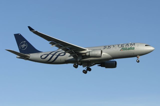 Airbus A330-200 (EI-DIR) - August 17, 2019