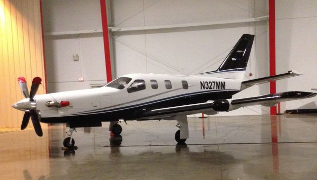 Socata TBM-700 (N327MM)