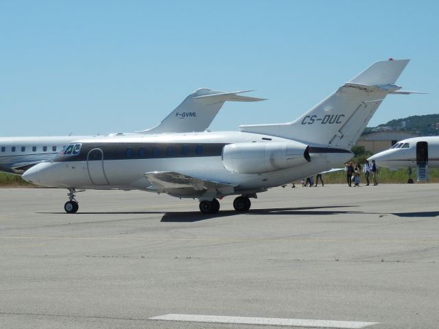 Hawker 800 (CS-DUC)