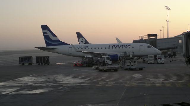 de Havilland Dash 8-400 (OH-LEG)