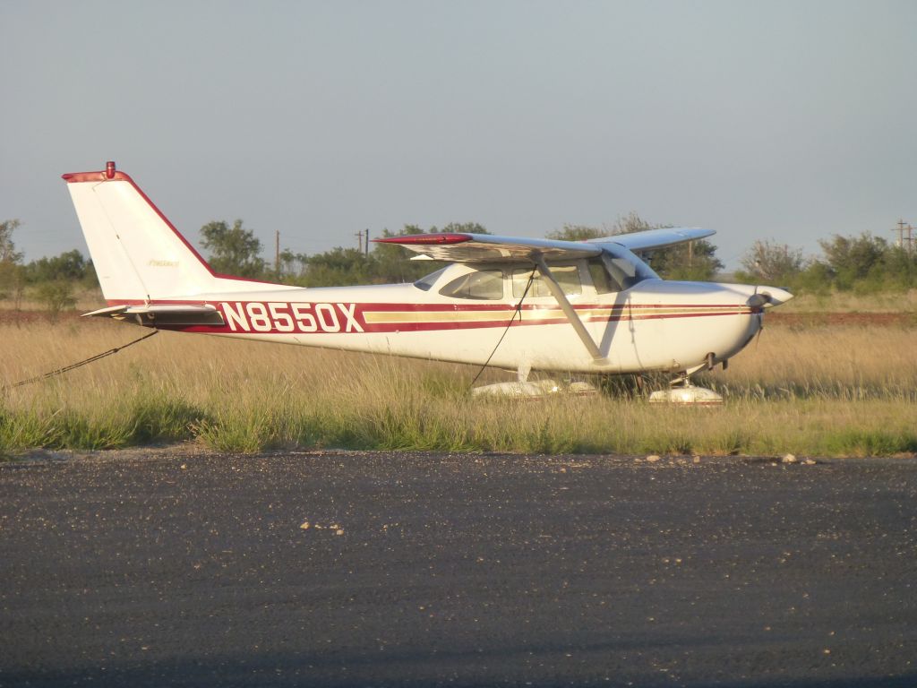 Cessna Skyhawk (N8550X)
