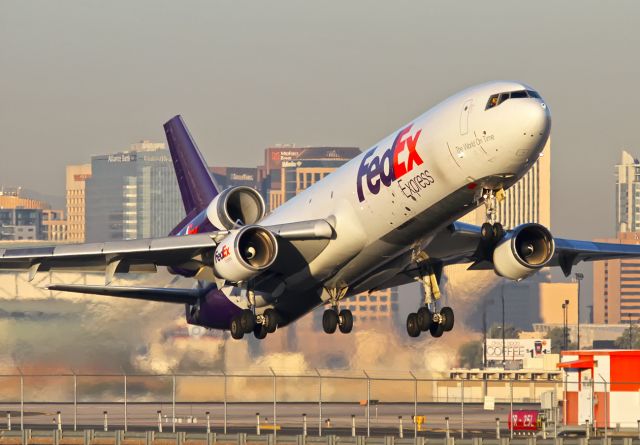 Boeing MD-11 (N643FE)