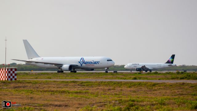 — — - B767 y A320 MID face to face