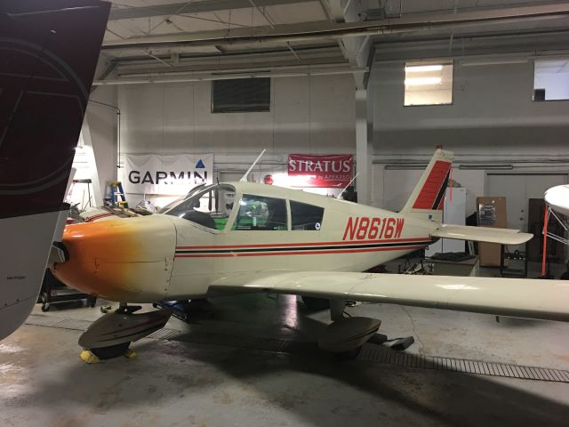 Piper Cherokee (N8616W) - Avionics updates 