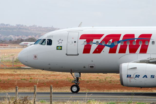 Airbus A320 (PT-TMH)