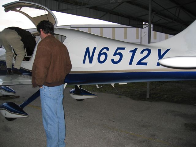 Cessna 350 (N6512Y)