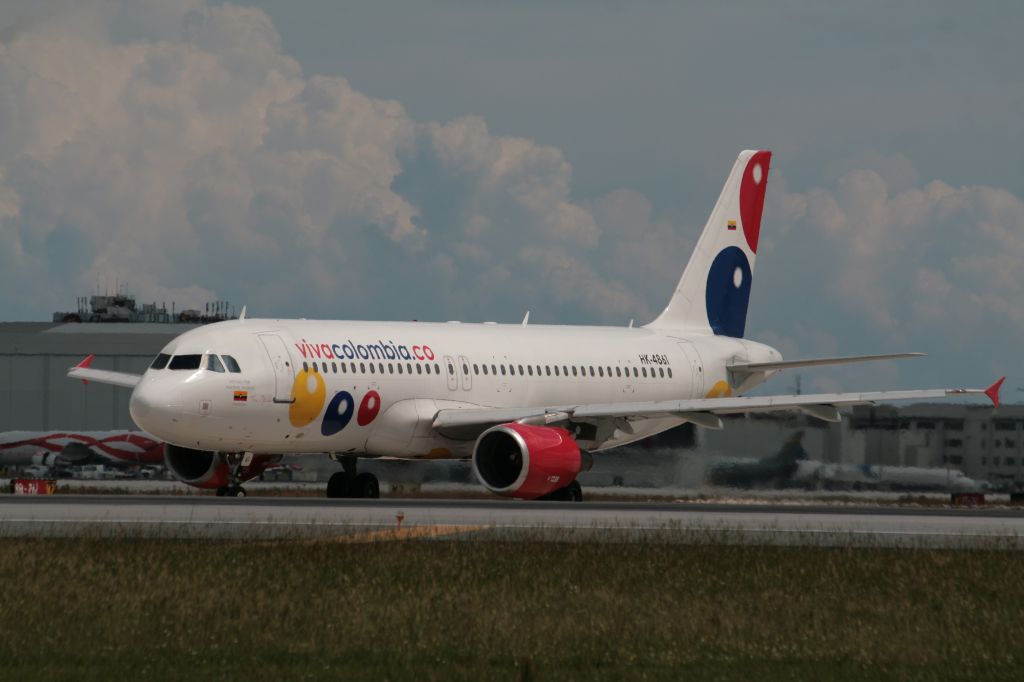 Airbus A320 (HK-4861)