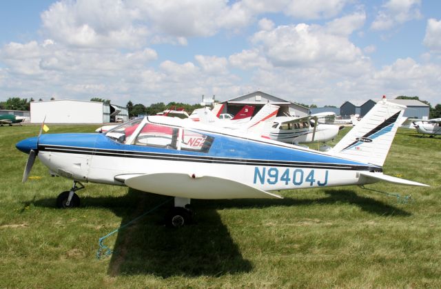Piper Cherokee Arrow (N9404J)