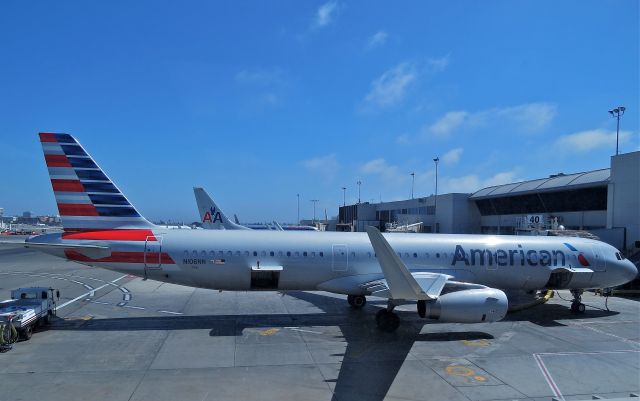 Airbus A321 (N106NN)