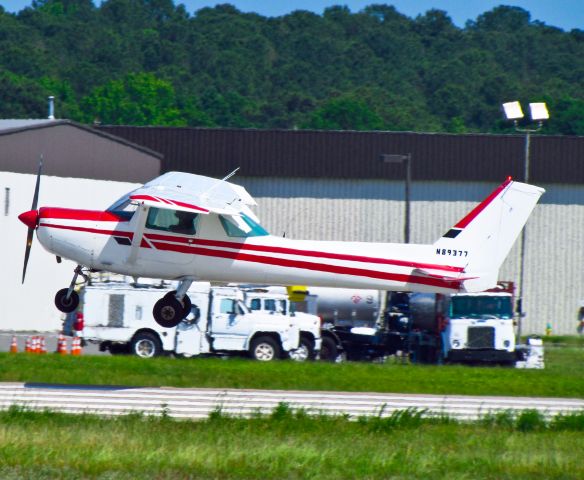 Cessna 152 (N89377)