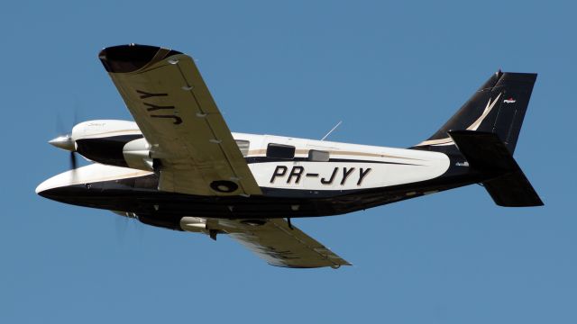 Piper Seneca (PR-JYY)