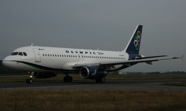 Airbus A320 (SX-OAM)