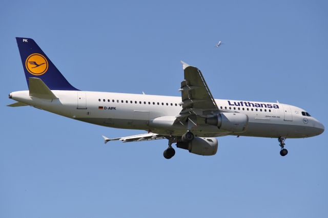 Airbus A320 (D-AIPK)